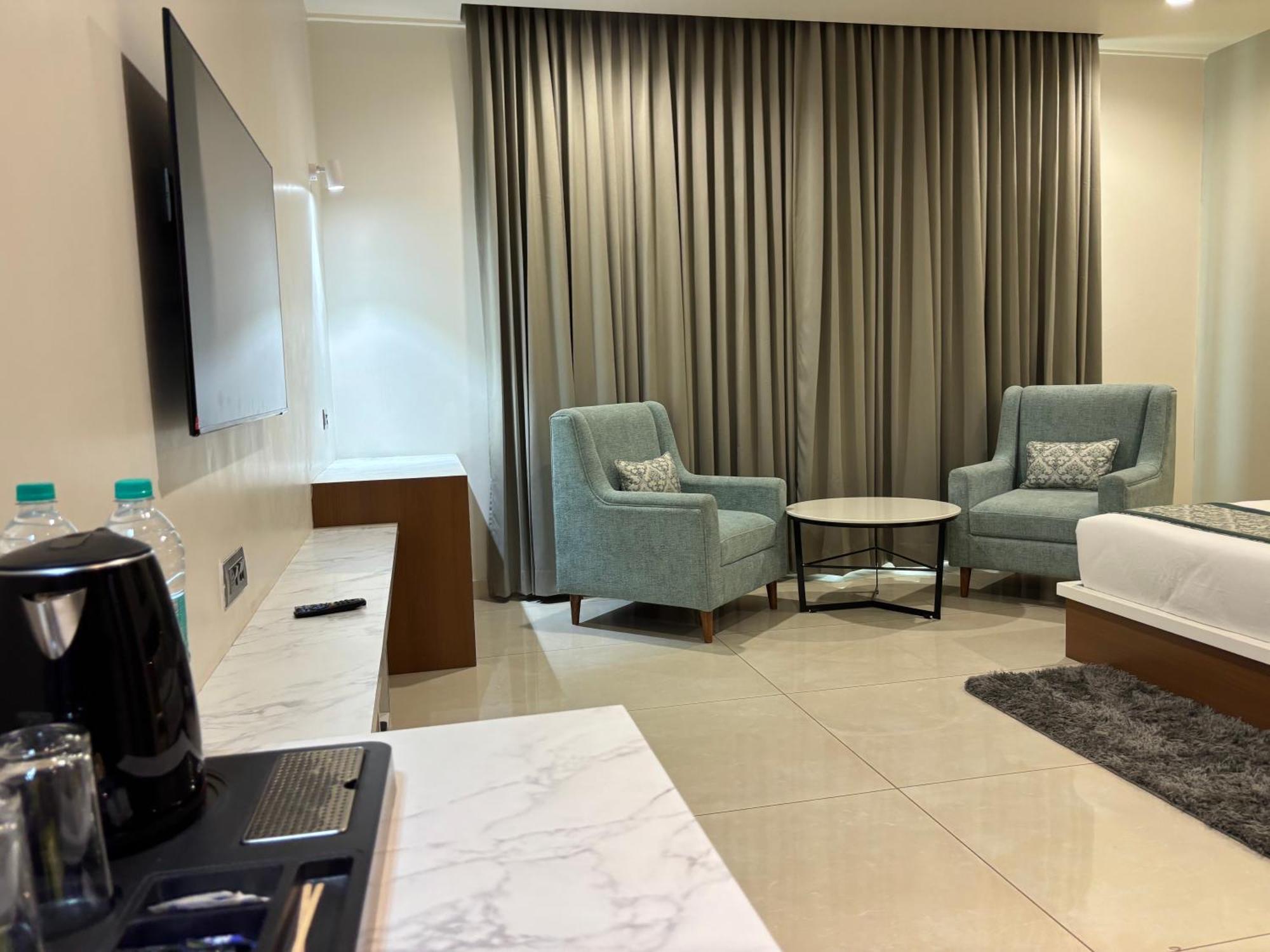 Hotel The Crown Inn Jhunjhunu Ngoại thất bức ảnh