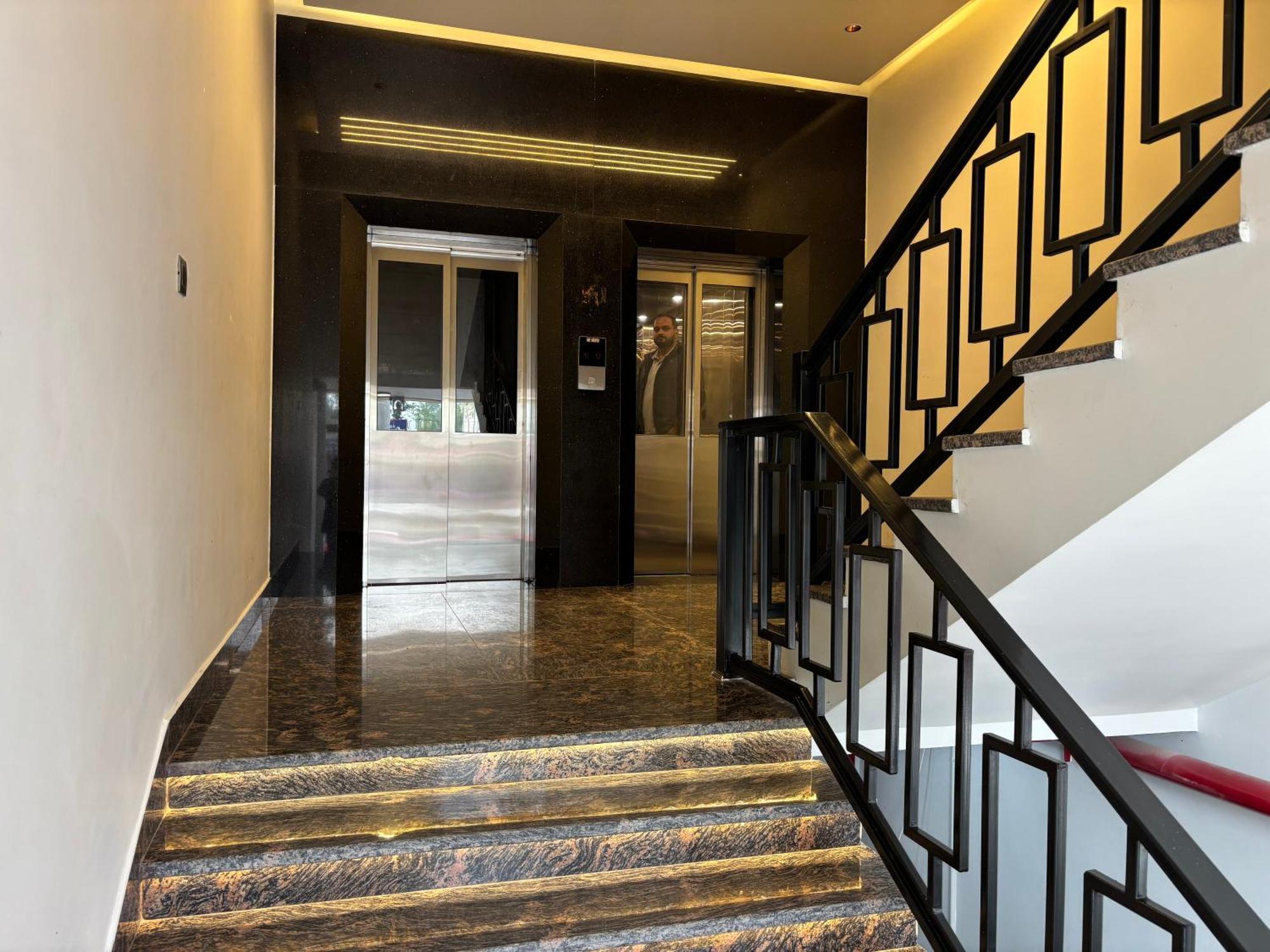 Hotel The Crown Inn Jhunjhunu Ngoại thất bức ảnh