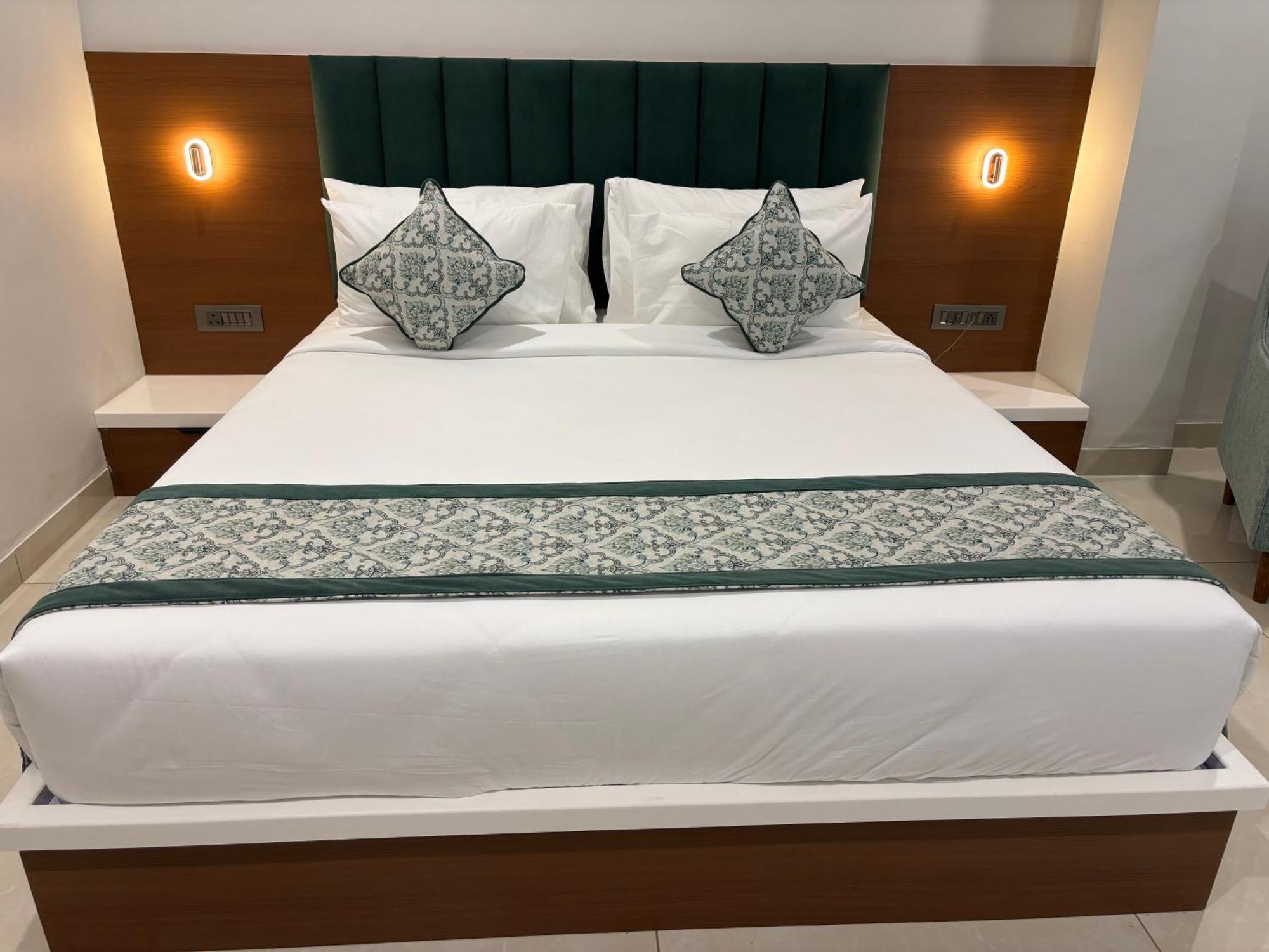 Hotel The Crown Inn Jhunjhunu Ngoại thất bức ảnh