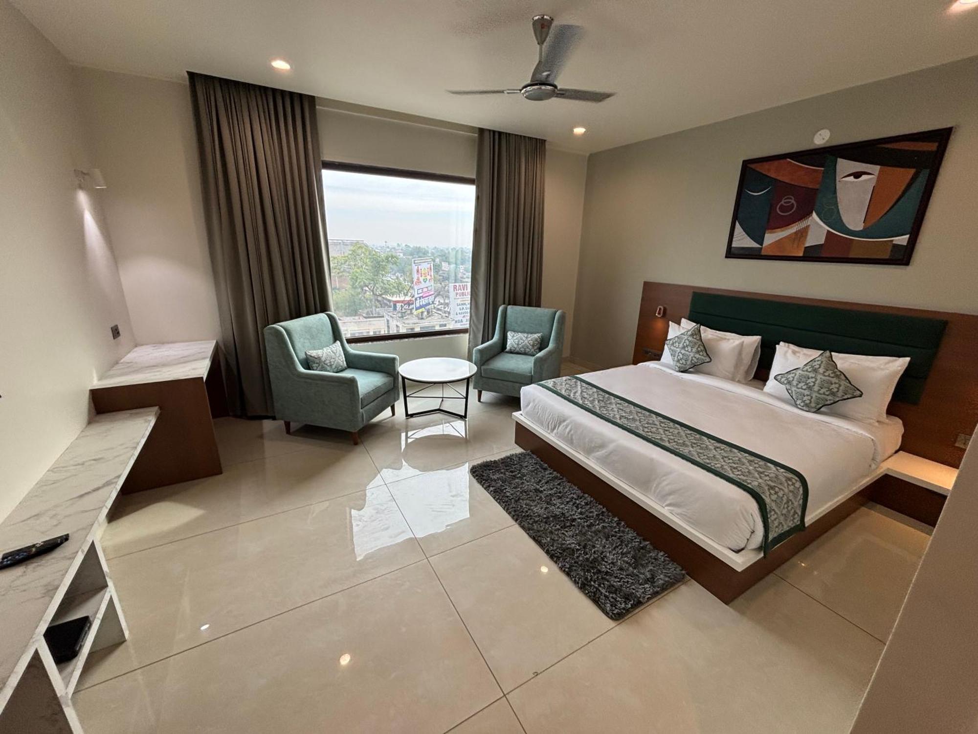 Hotel The Crown Inn Jhunjhunu Ngoại thất bức ảnh