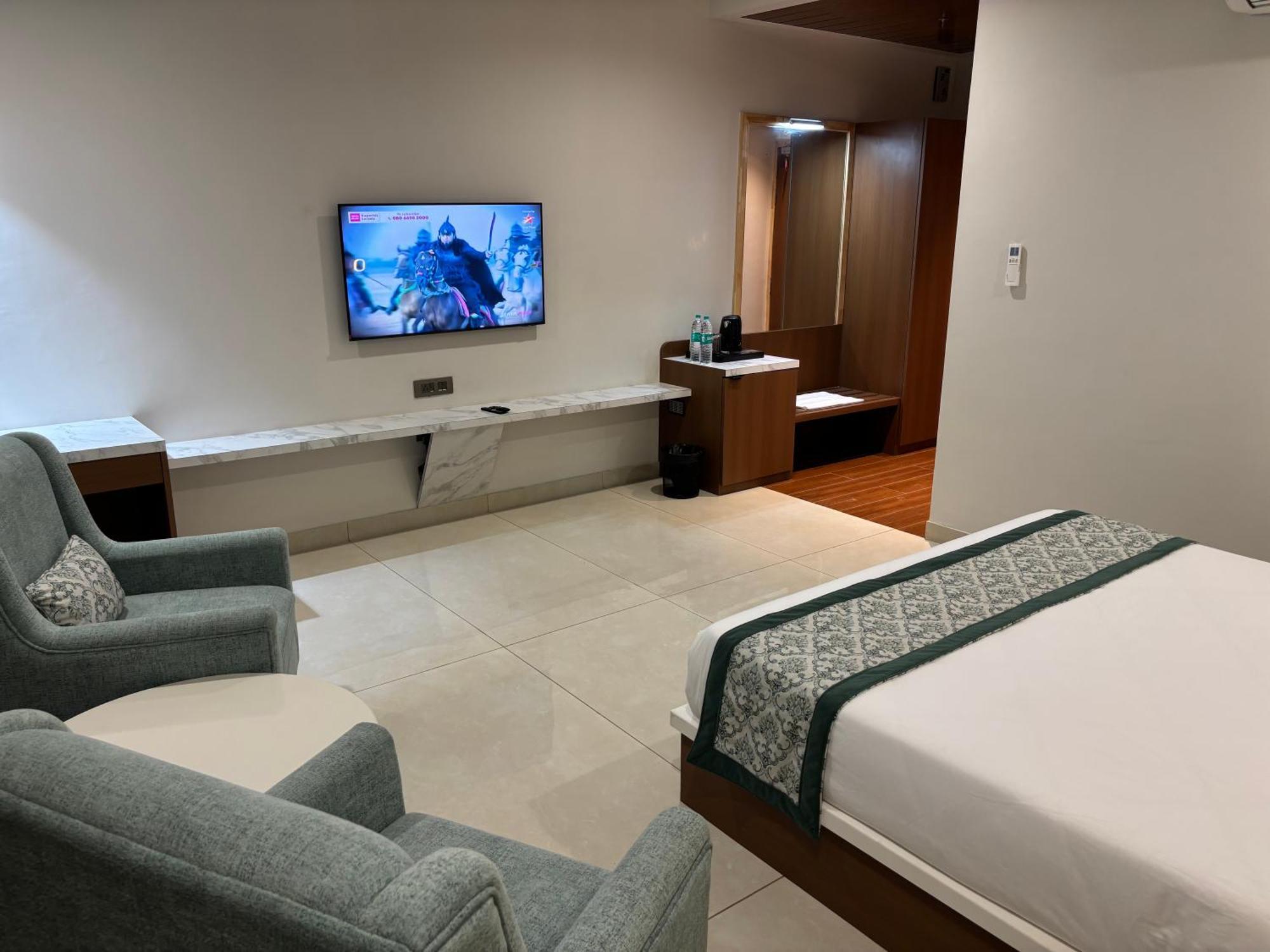 Hotel The Crown Inn Jhunjhunu Ngoại thất bức ảnh