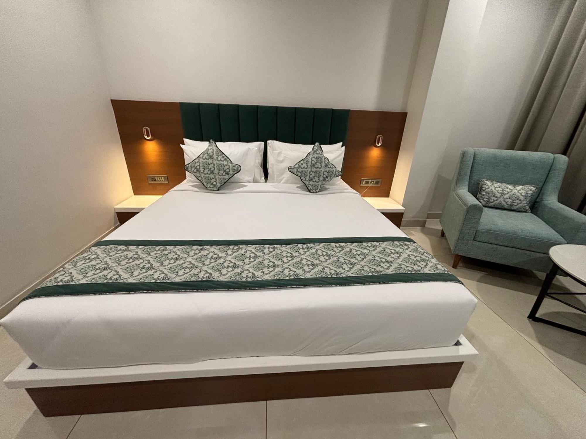 Hotel The Crown Inn Jhunjhunu Ngoại thất bức ảnh