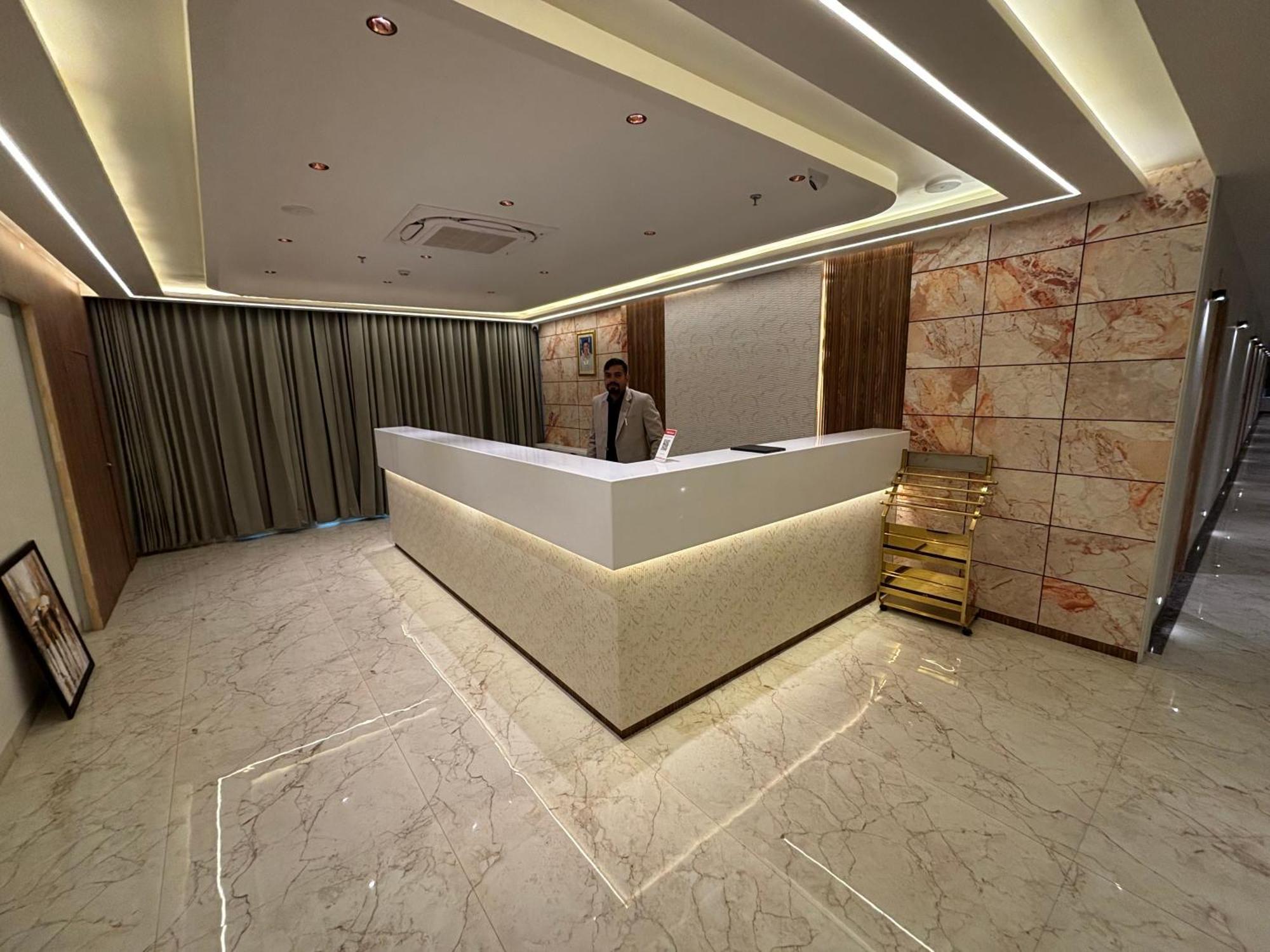 Hotel The Crown Inn Jhunjhunu Ngoại thất bức ảnh