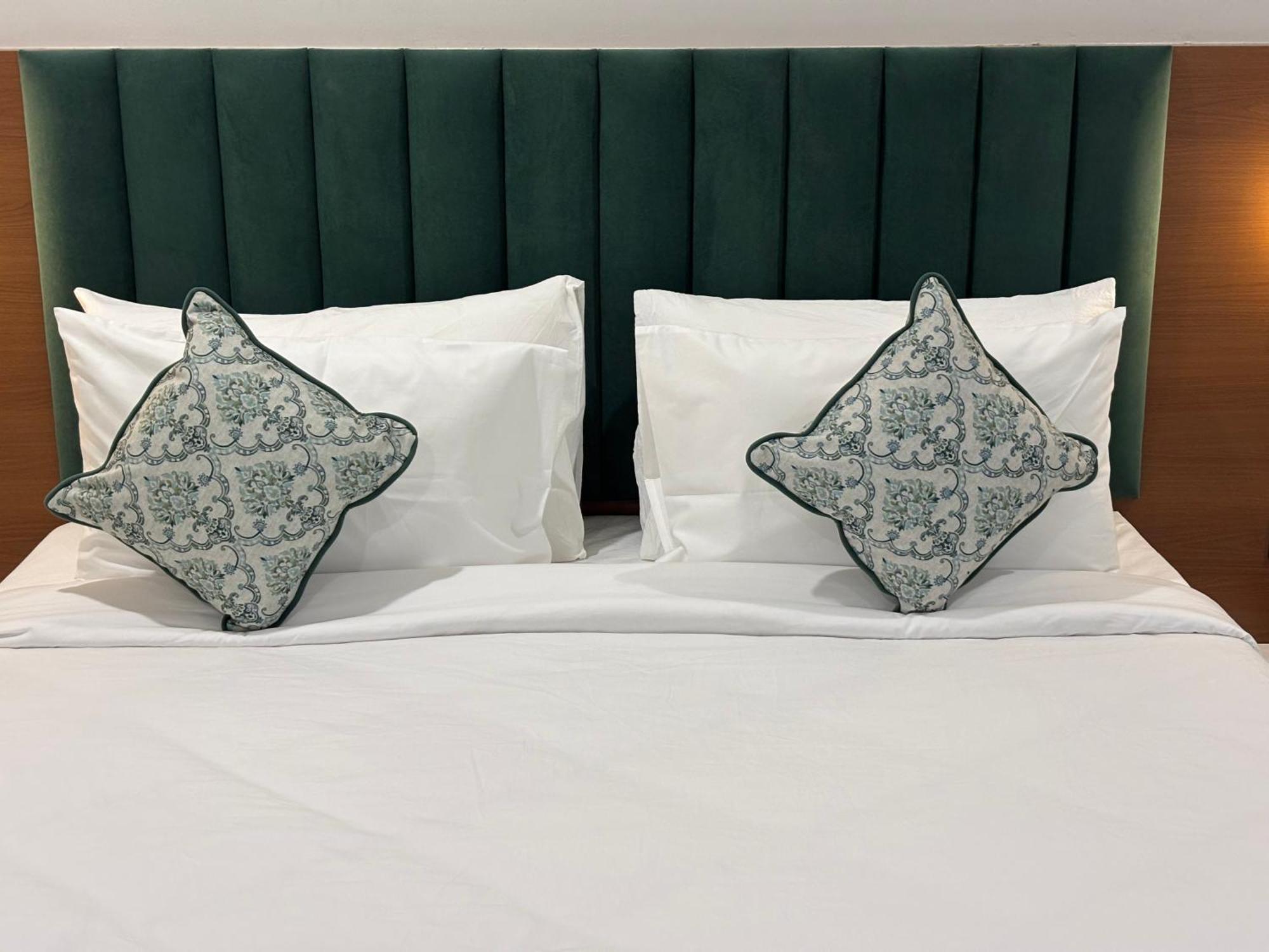 Hotel The Crown Inn Jhunjhunu Ngoại thất bức ảnh